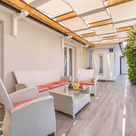 Milemanda For 8 People Near Pula With Children Playground Only 300 Meters From The Villa