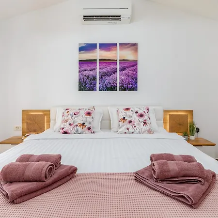 Villa Milemanda For 8 People Near Pula With Children Playground Only 300 Meters From The