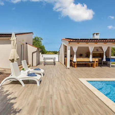 Milemanda For 8 People Near Pula With Children Playground Only 300 Meters From The Villa *
