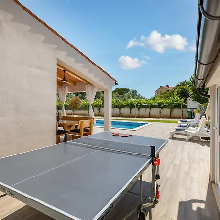 Villa Milemanda For 8 People Near Pula With Children Playground Only 300 Meters From The