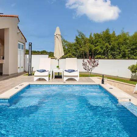 Milemanda For 8 People Near Pula With Children Playground Only 300 Meters From The * Помер