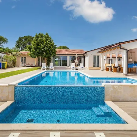 Milemanda For 8 People Near Pula With Children Playground Only 300 Meters From The Вилла *